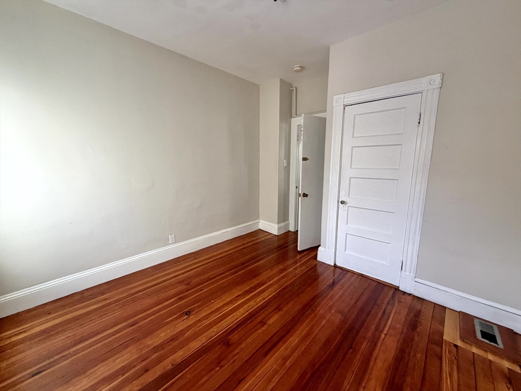 21 Oakland Ave # 2
