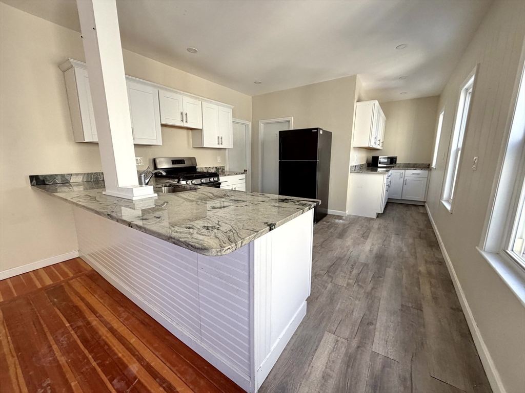21 Oakland Ave # 2
