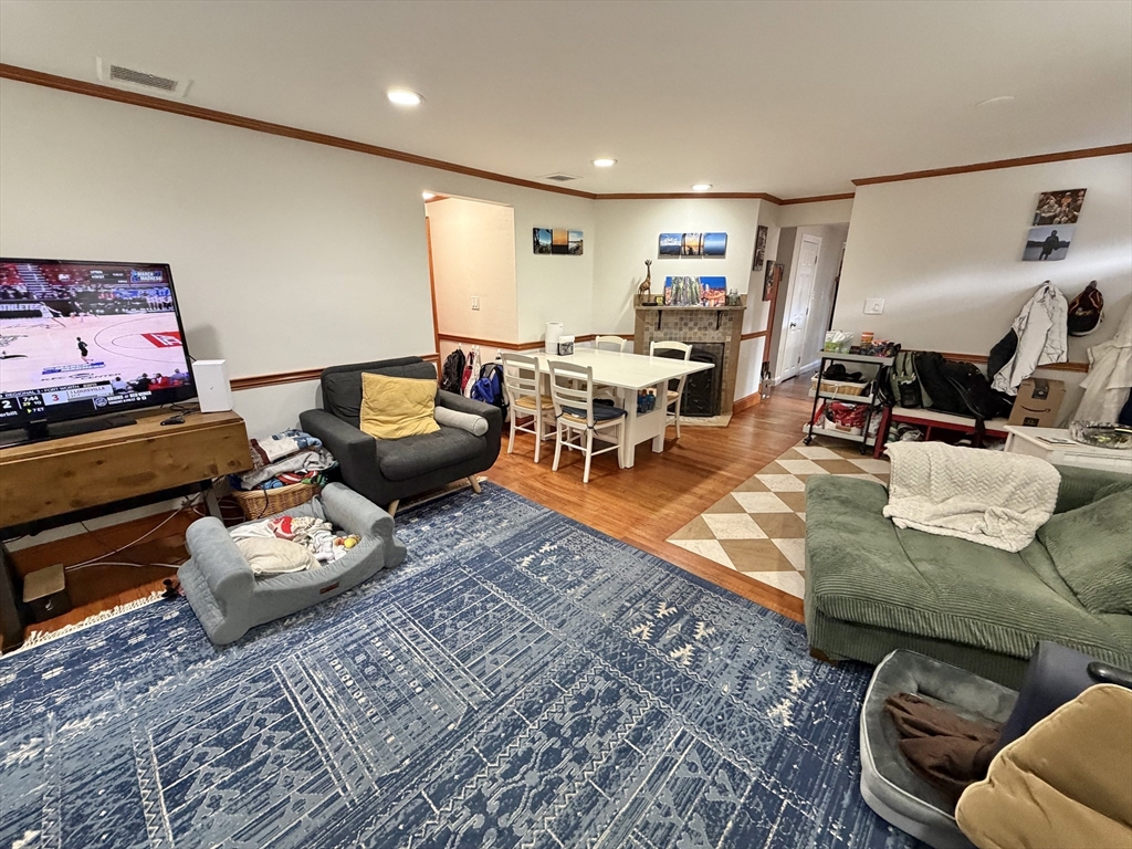 176 Upland Ave Unit: Single Fam