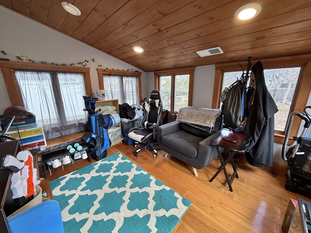 176 Upland Ave Unit: Single Fam