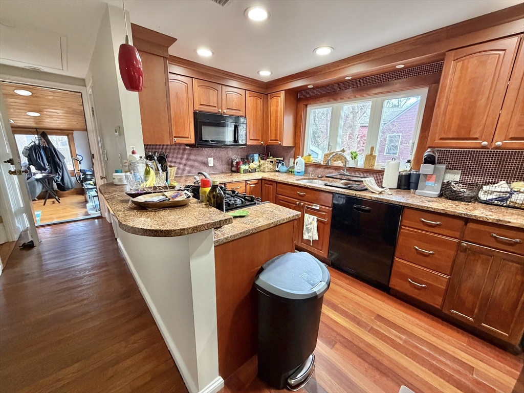 176 Upland Ave Unit: Single Fam