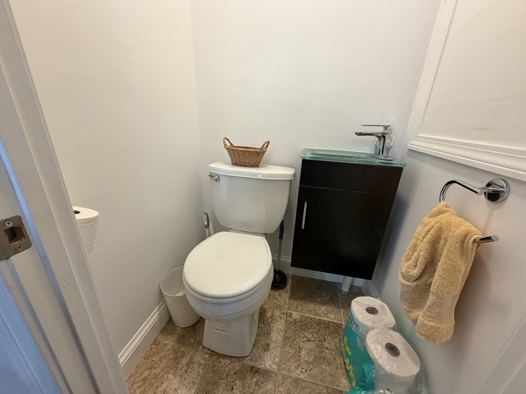 176 Upland Ave Unit: Single Fam