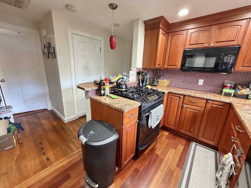 176 Upland Ave Unit: Single Fam