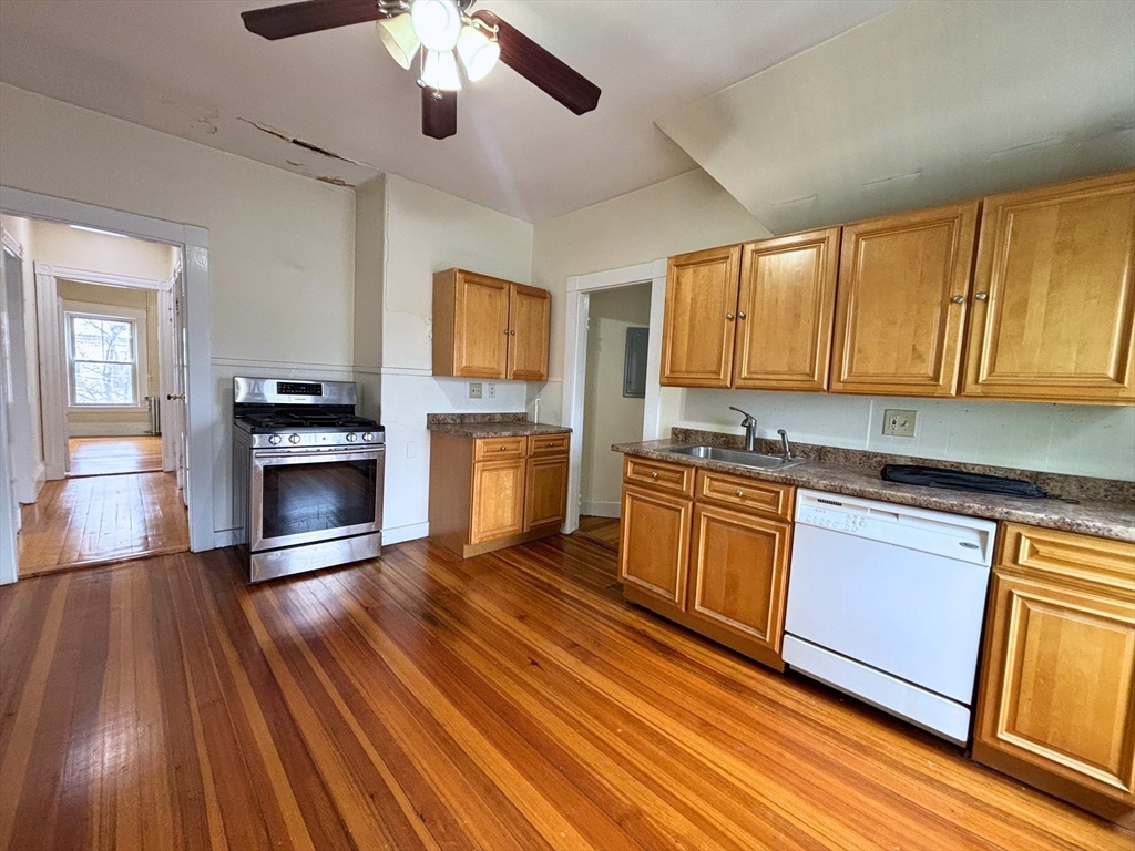 23 Park Rd # 3