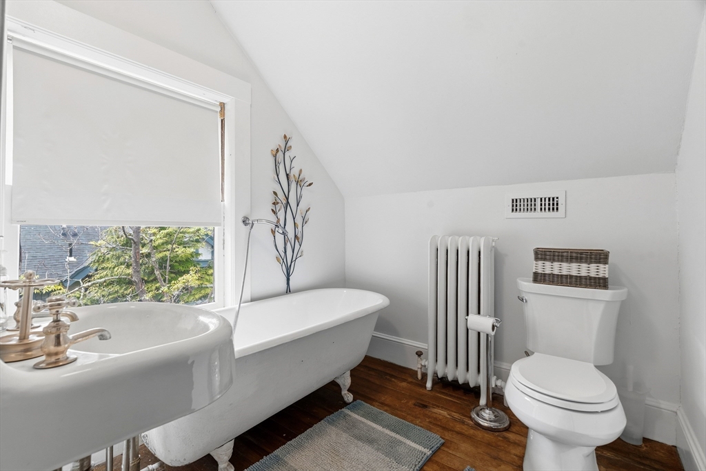 21 Clover St