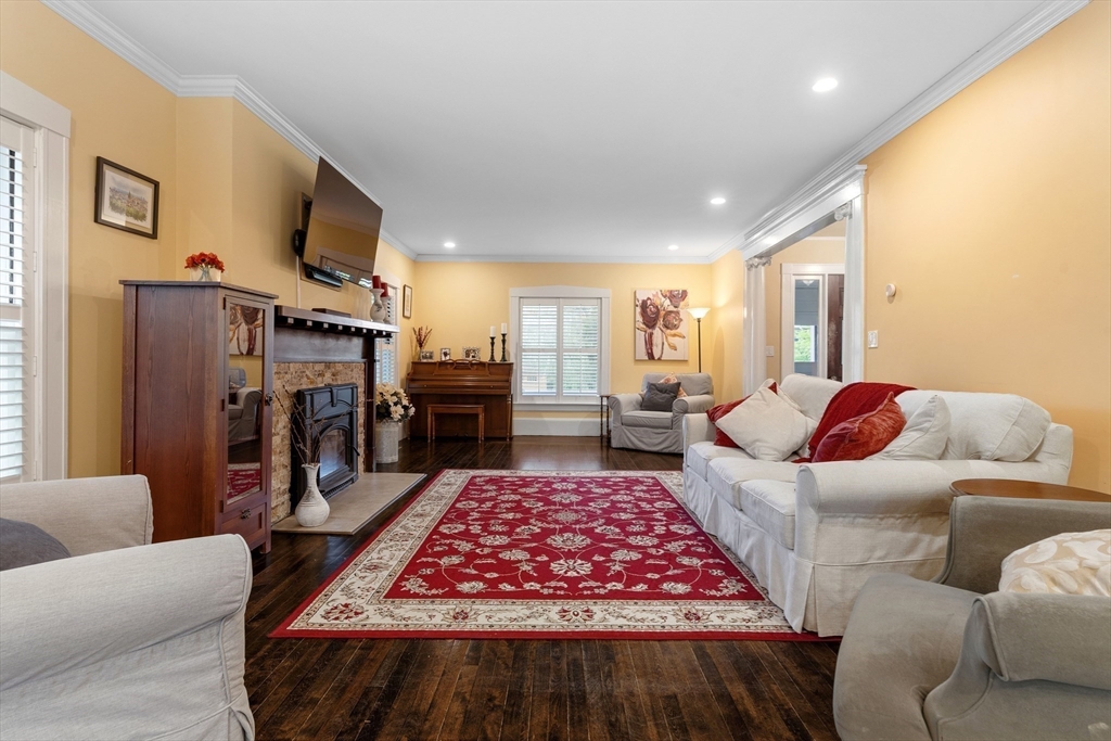 21 Clover St