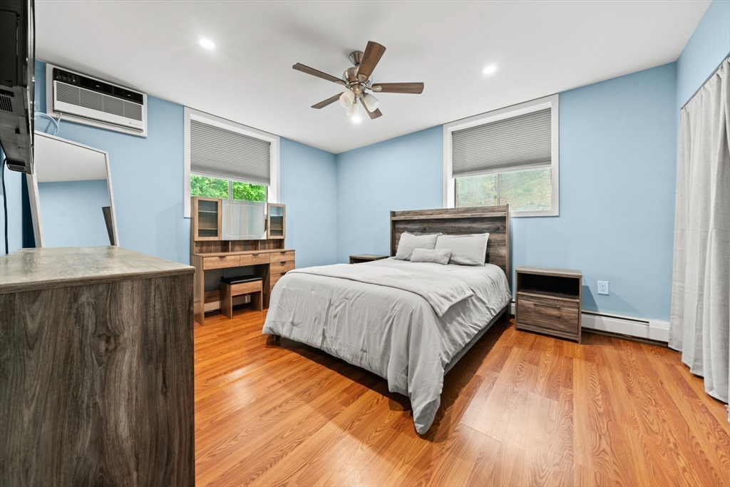 80 N Warren St # 32