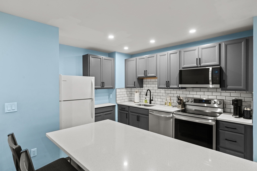 80 N Warren St # 32