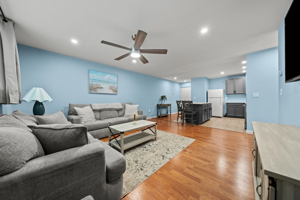 80 N Warren St # 32