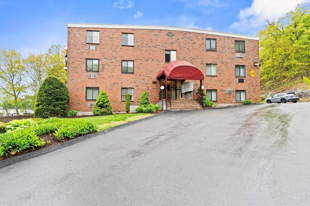 80 N Warren St # 32