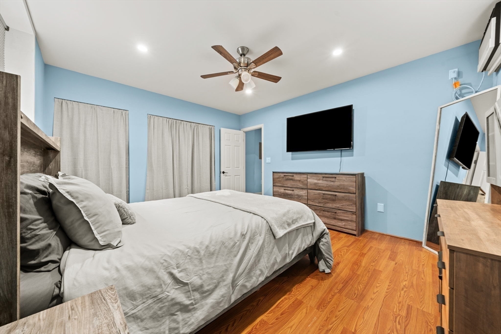 80 N Warren St # 32