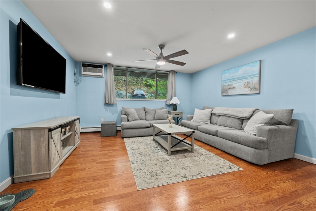 80 N Warren St # 32