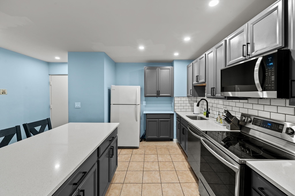 80 N Warren St # 32