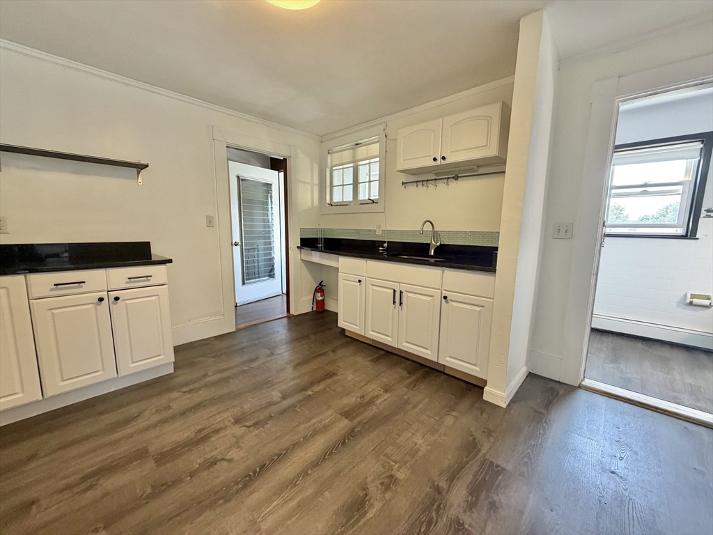 29 Woodrow Ave # 2