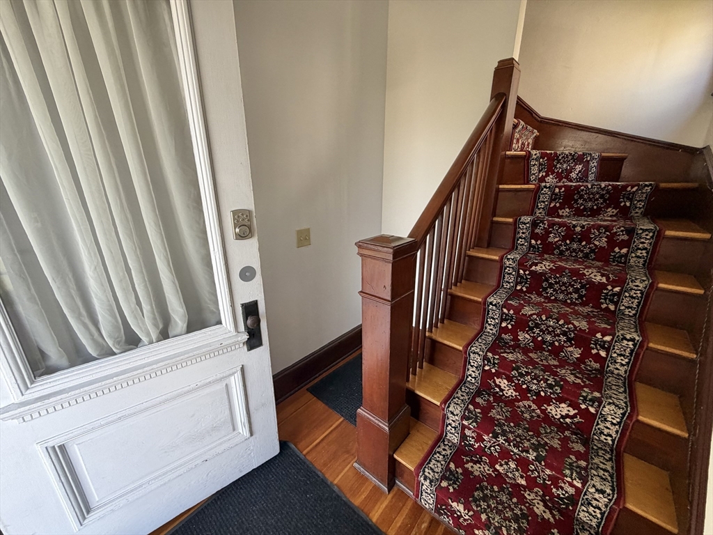 29 Woodrow Ave # 2