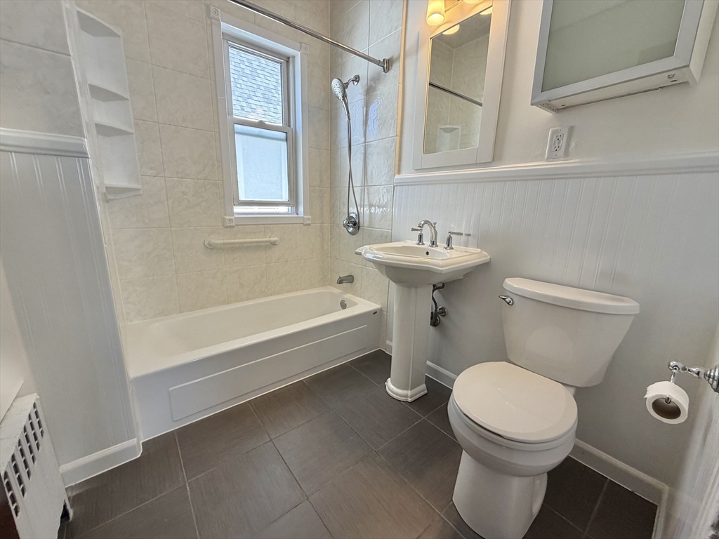 29 Woodrow Ave # 2
