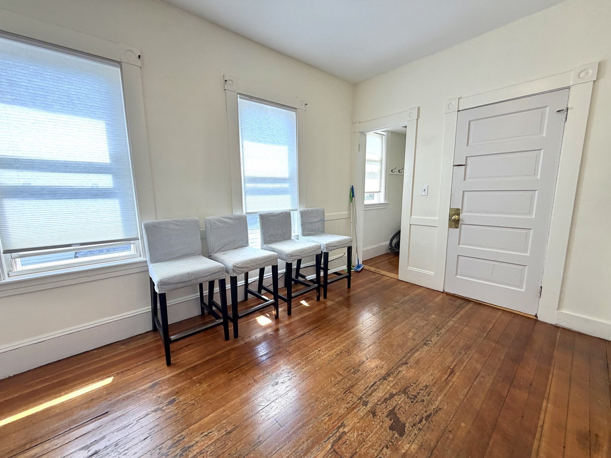 29 Woodrow Ave # 2