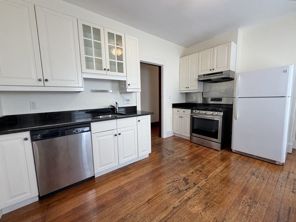 29 Woodrow Ave # 2
