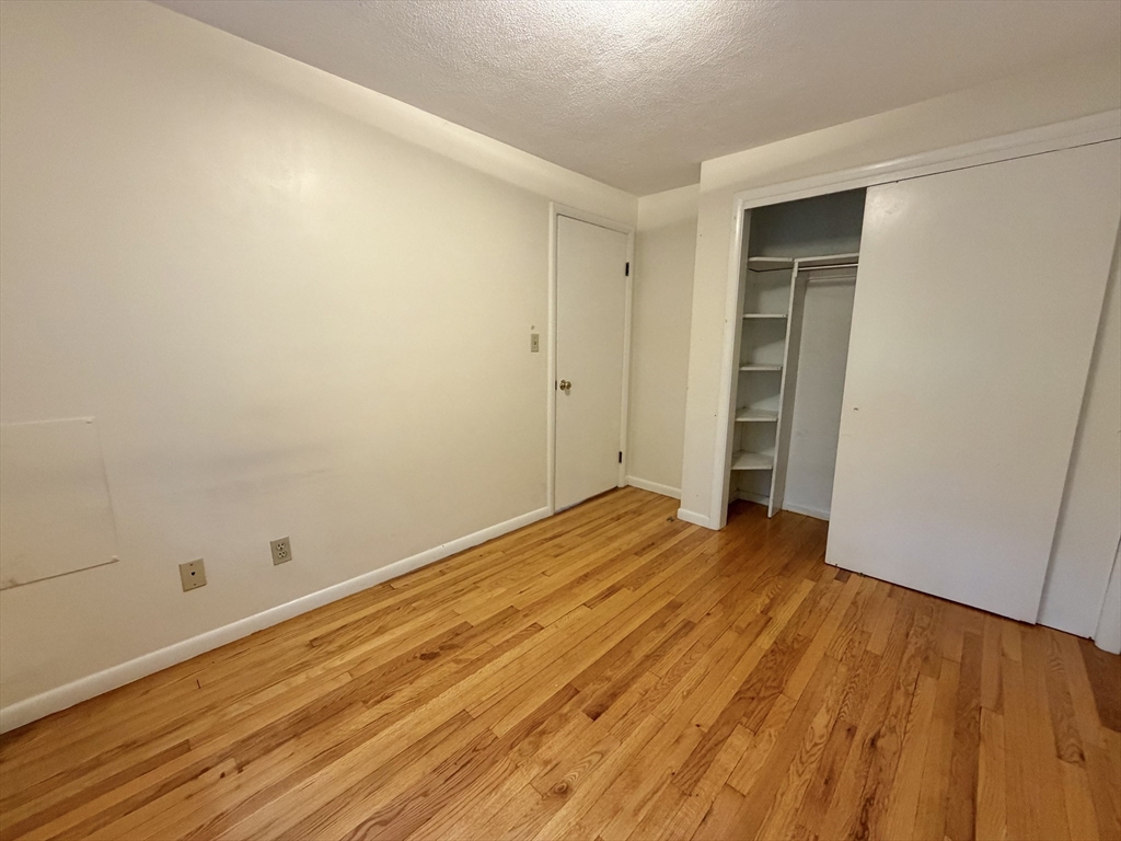 18 Dunstan St # 1