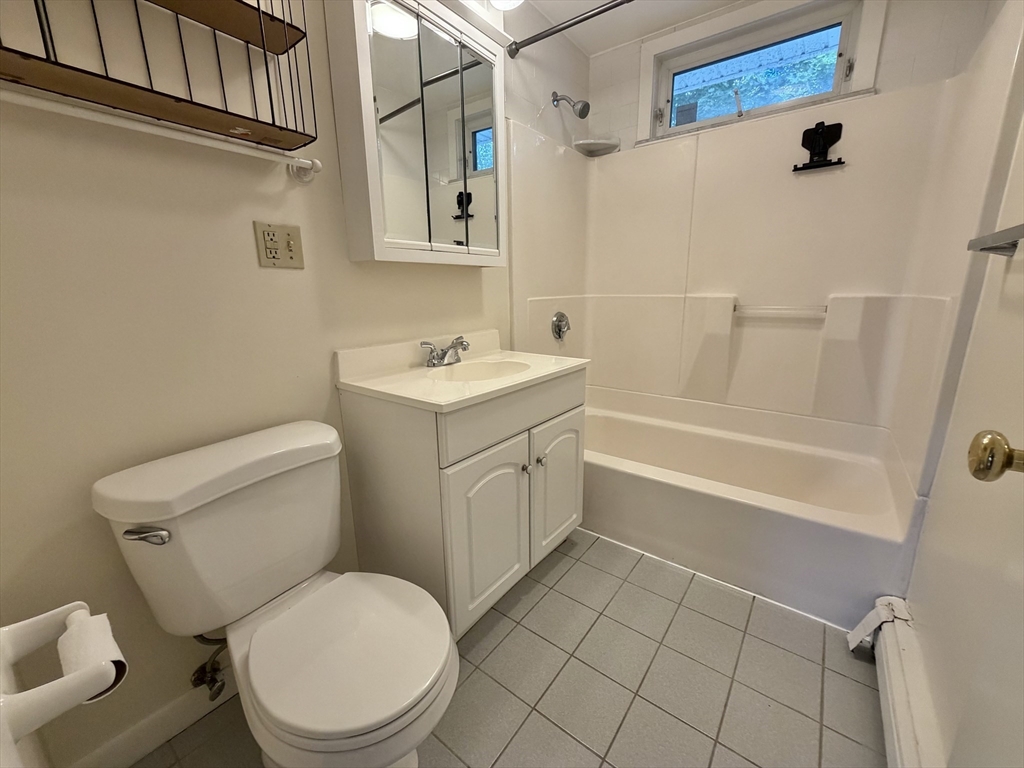 18 Dunstan St # 1