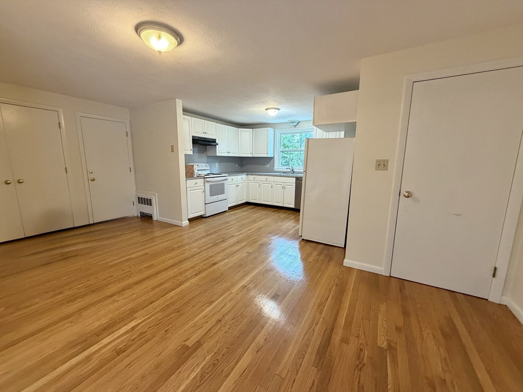 18 Dunstan St # 1