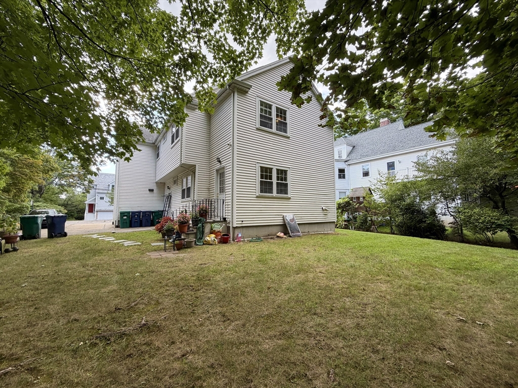 18 Dunstan St # 1