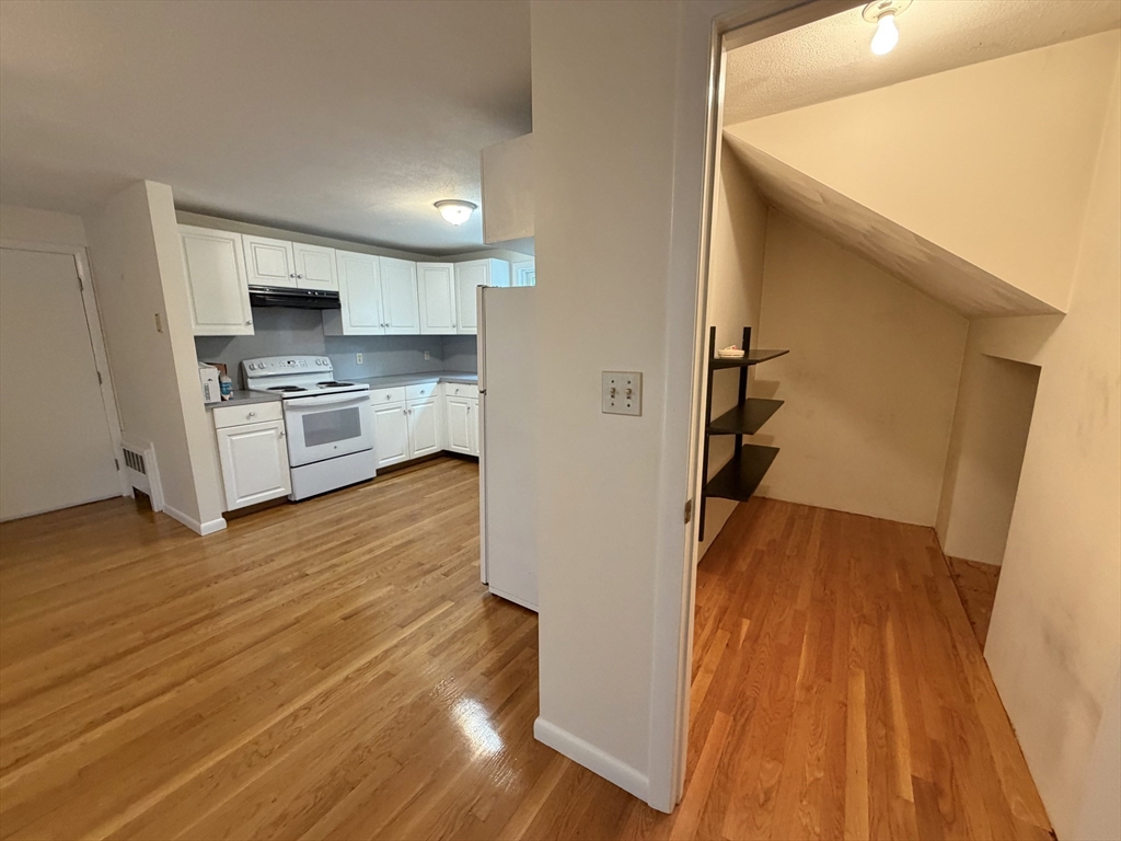 18 Dunstan St # 1