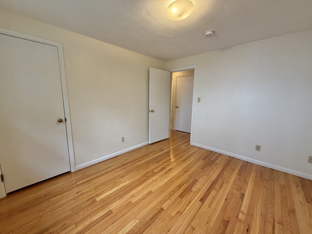 18 Dunstan St # 1