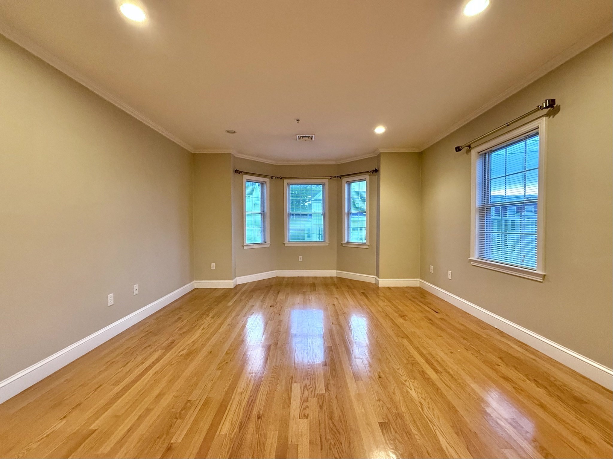 146 Adams St # 2