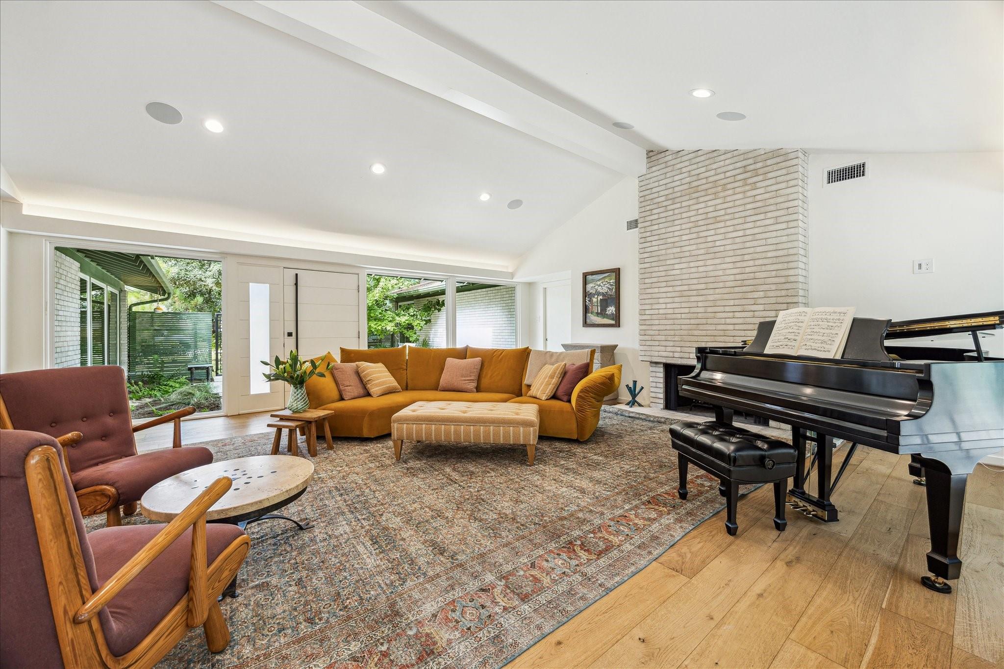 414 E Gaywood Drive, Houston