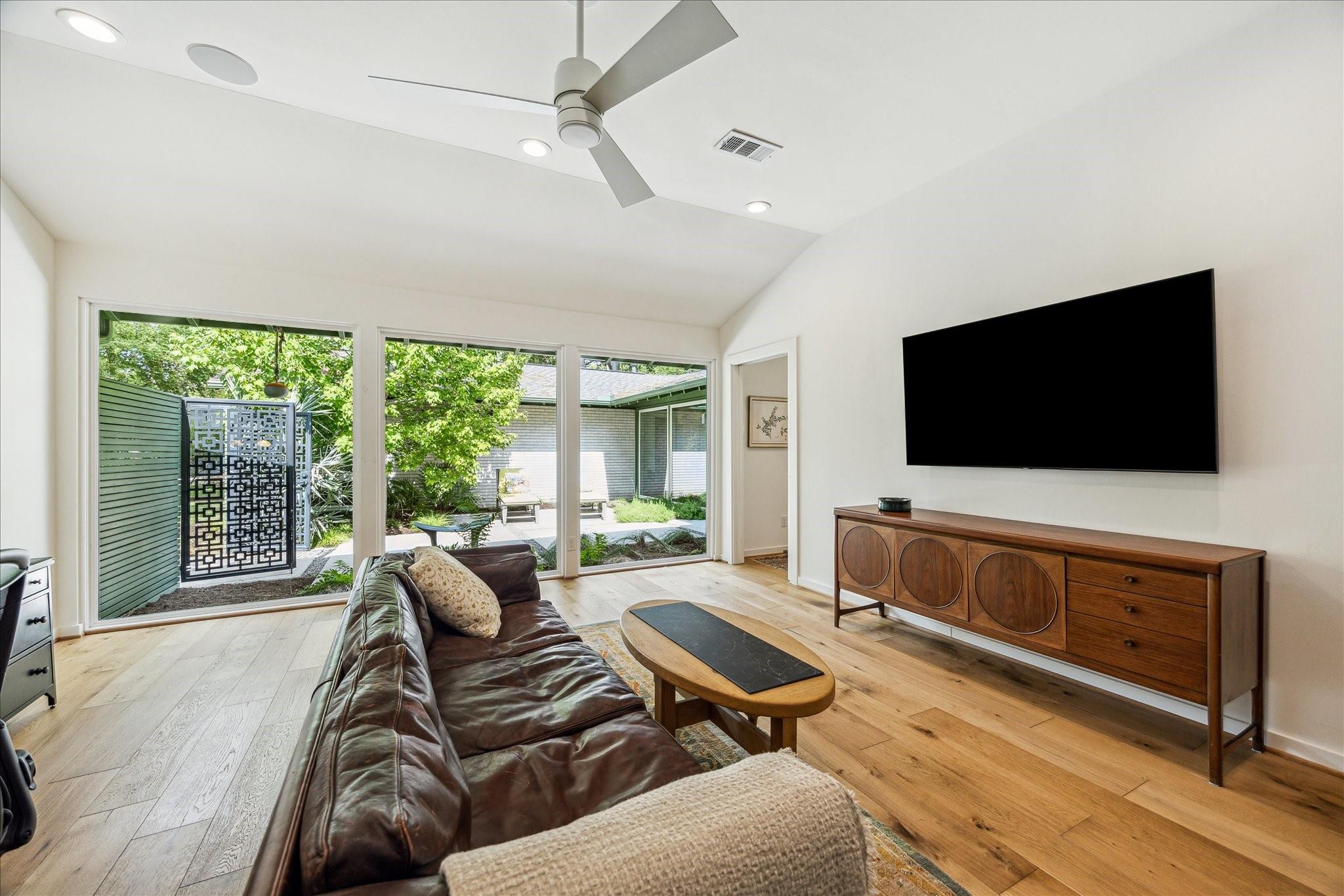 414 E Gaywood Drive, Houston