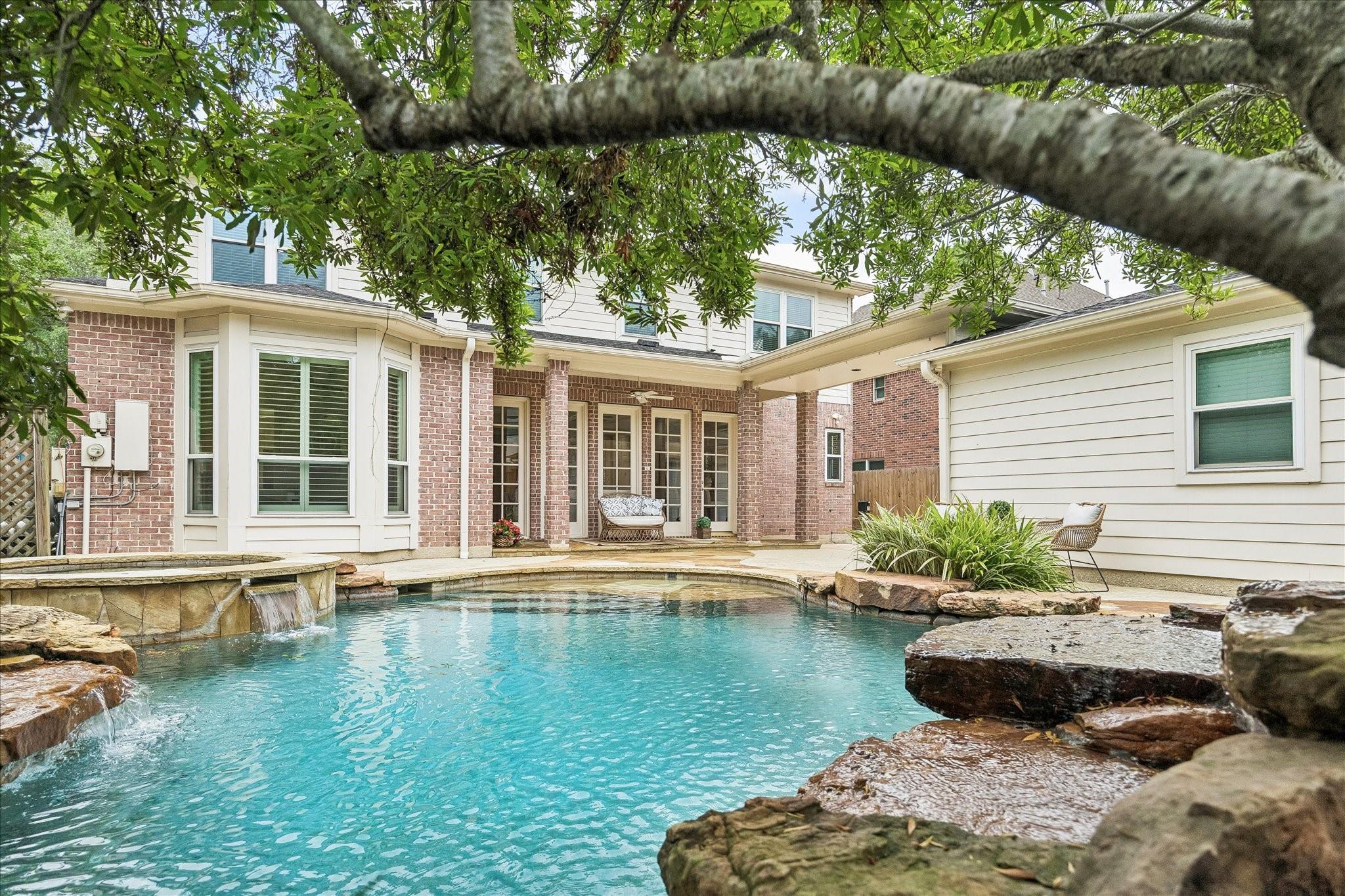 1114 Colonial Street