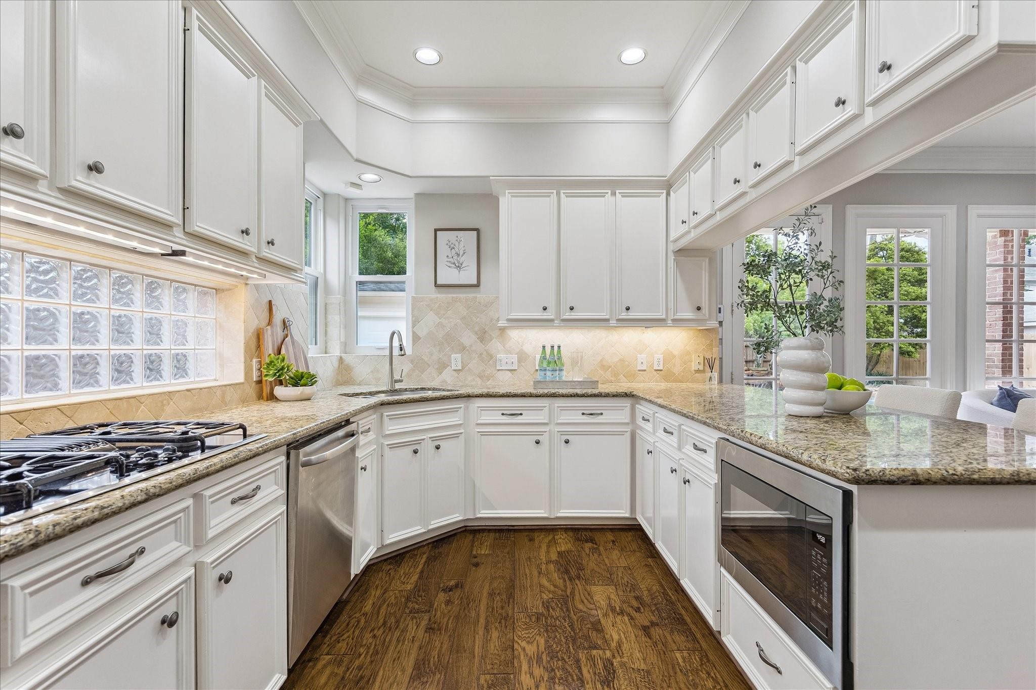 1114 Colonial Street