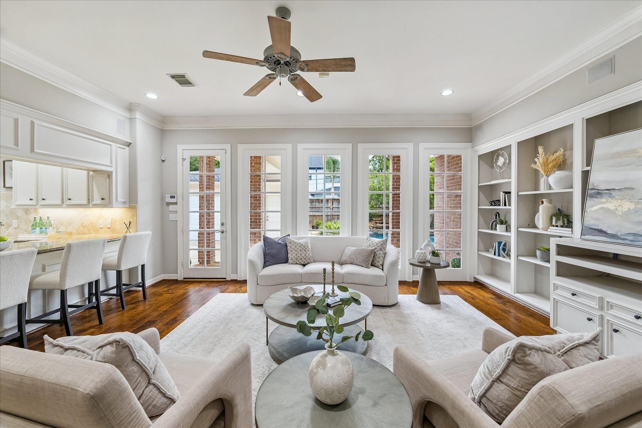 1114 Colonial Street