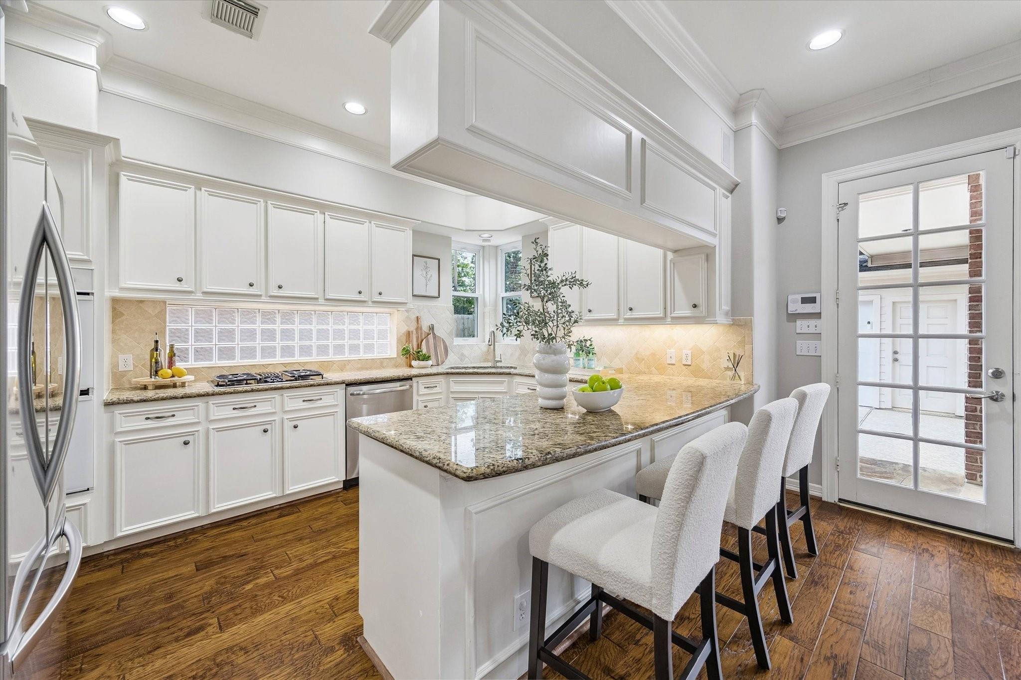 1114 Colonial Street