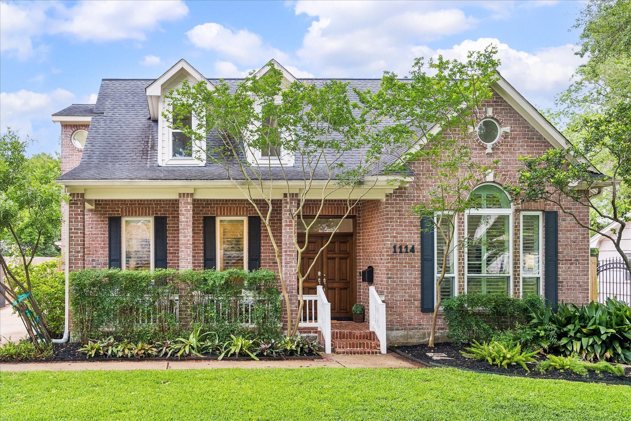 1114 Colonial Street