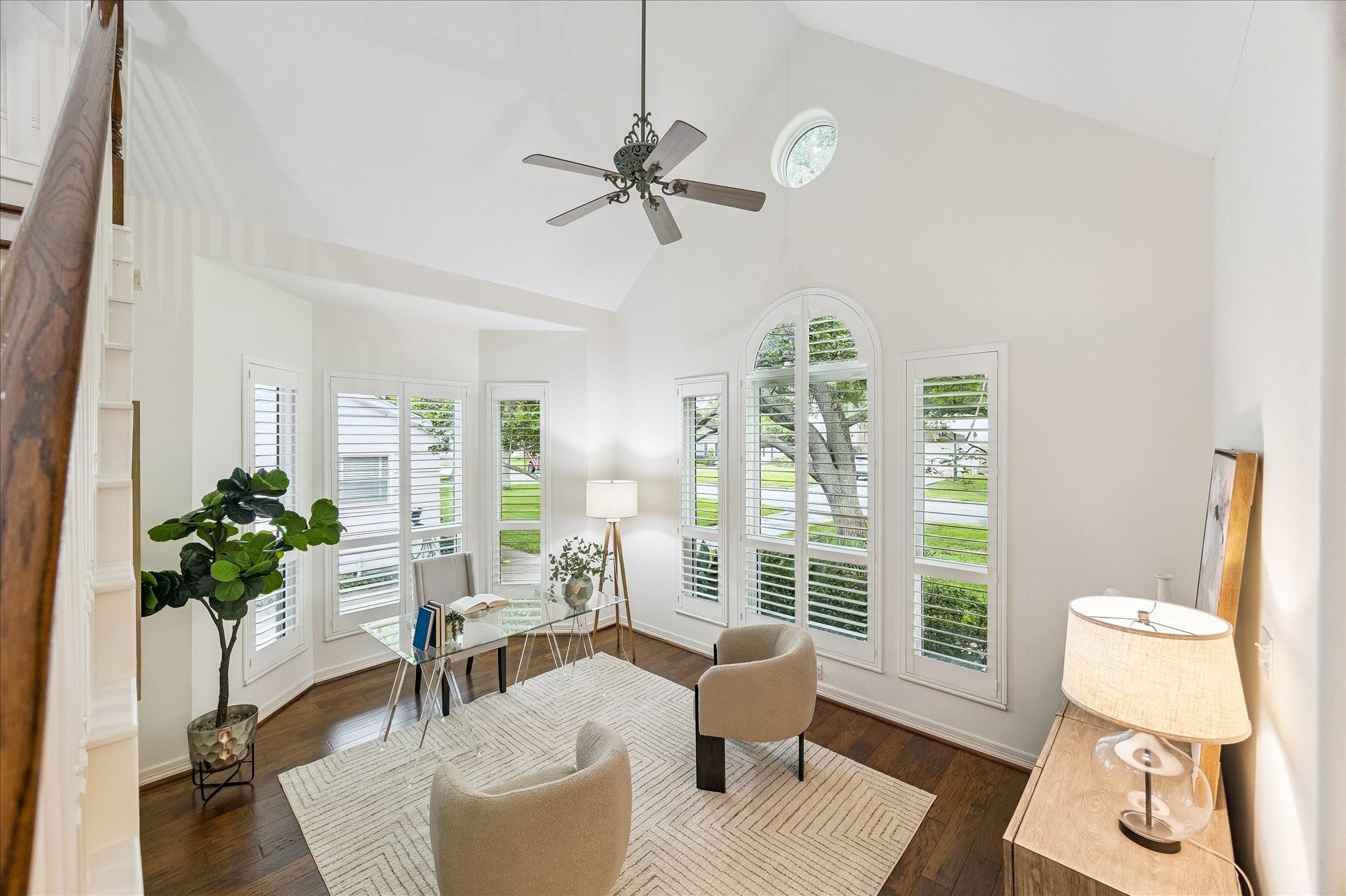 1114 Colonial Street