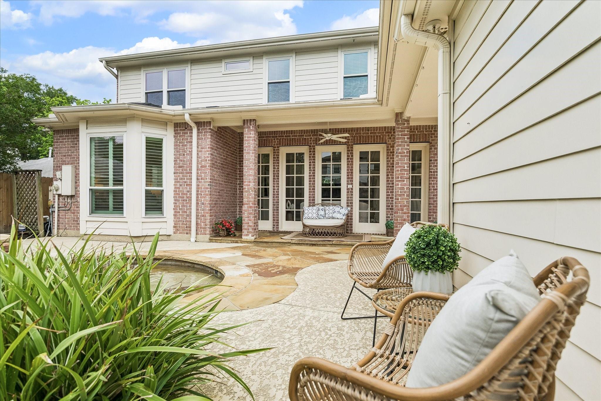 1114 Colonial Street