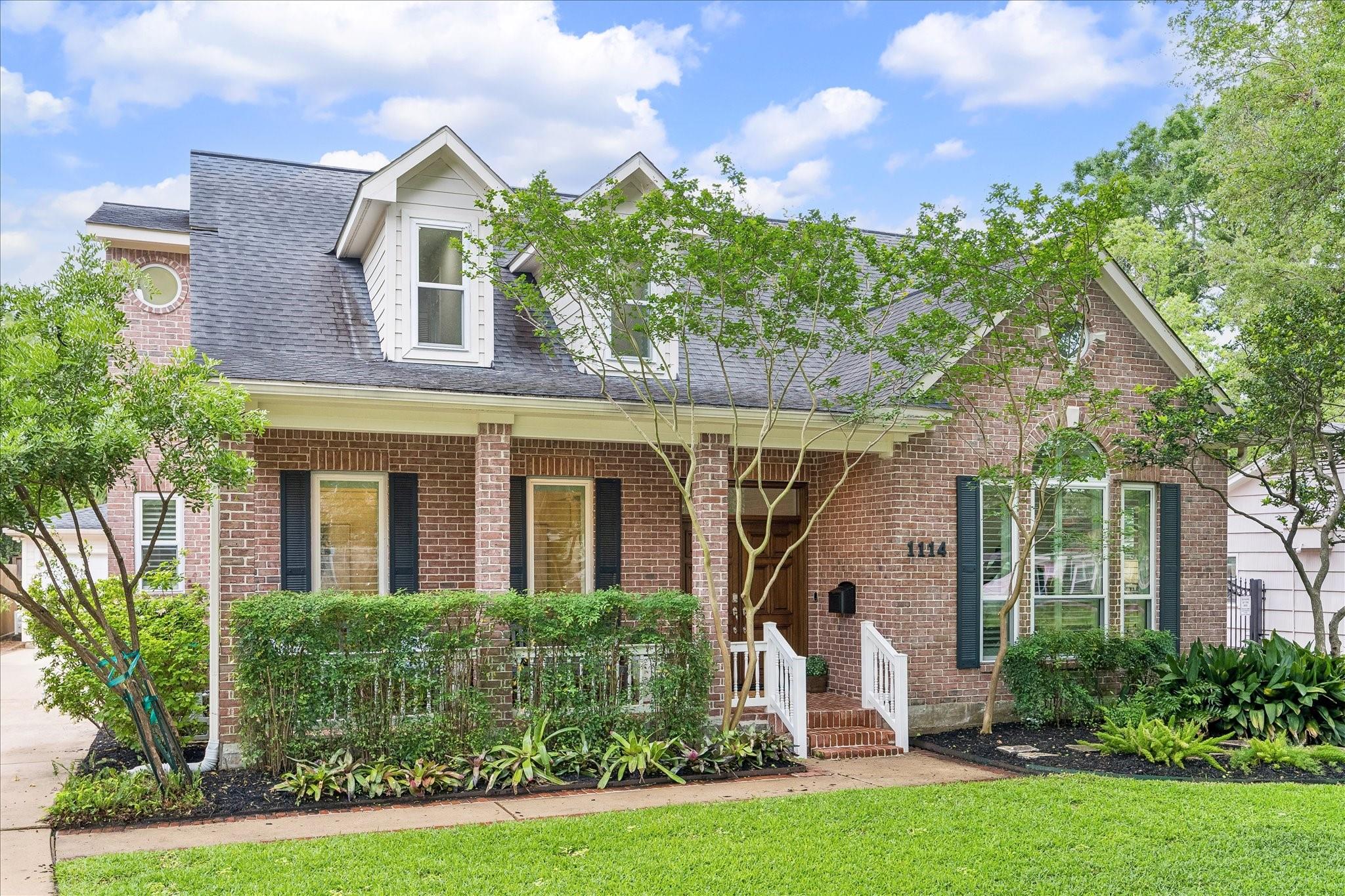 1114 Colonial Street