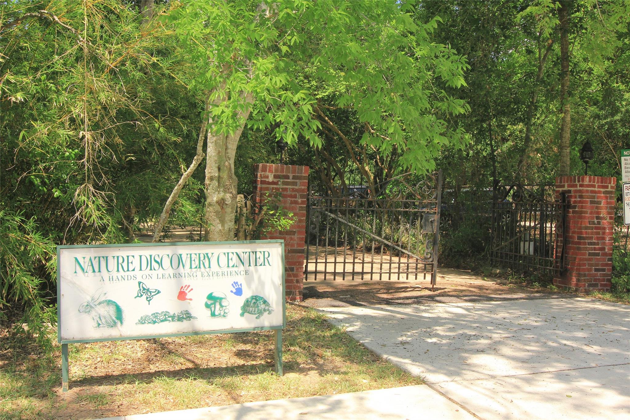 1114 Colonial Street