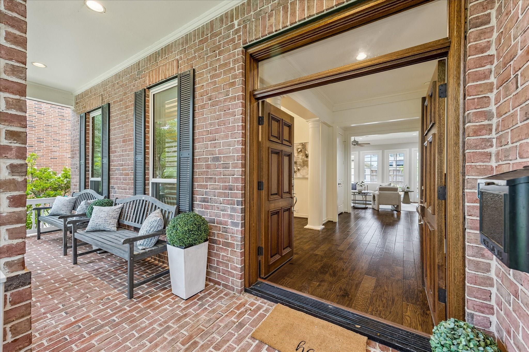 1114 Colonial Street