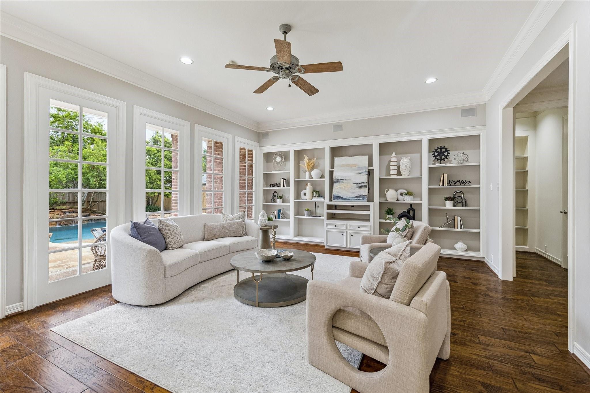 1114 Colonial Street