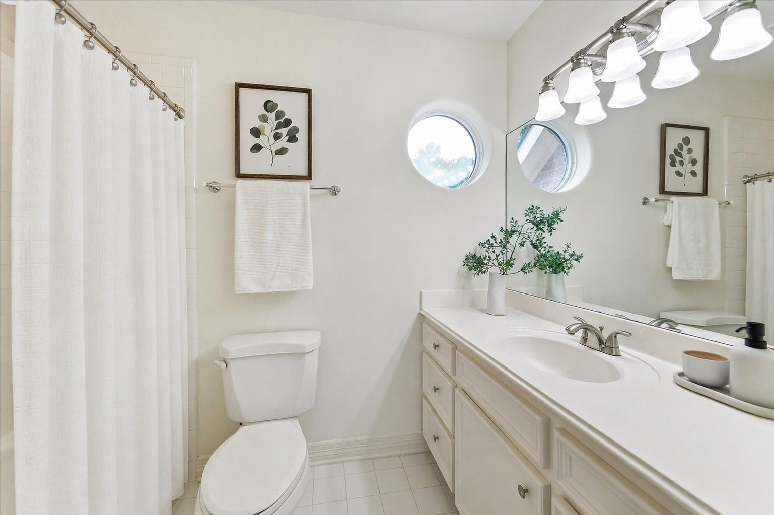 1114 Colonial Street