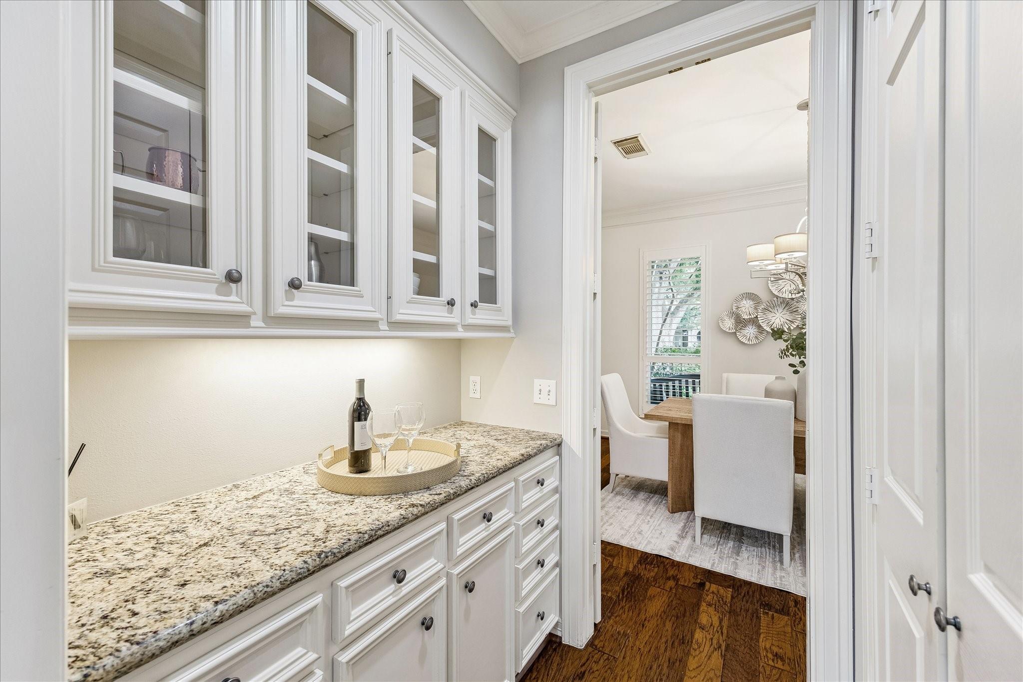 1114 Colonial Street