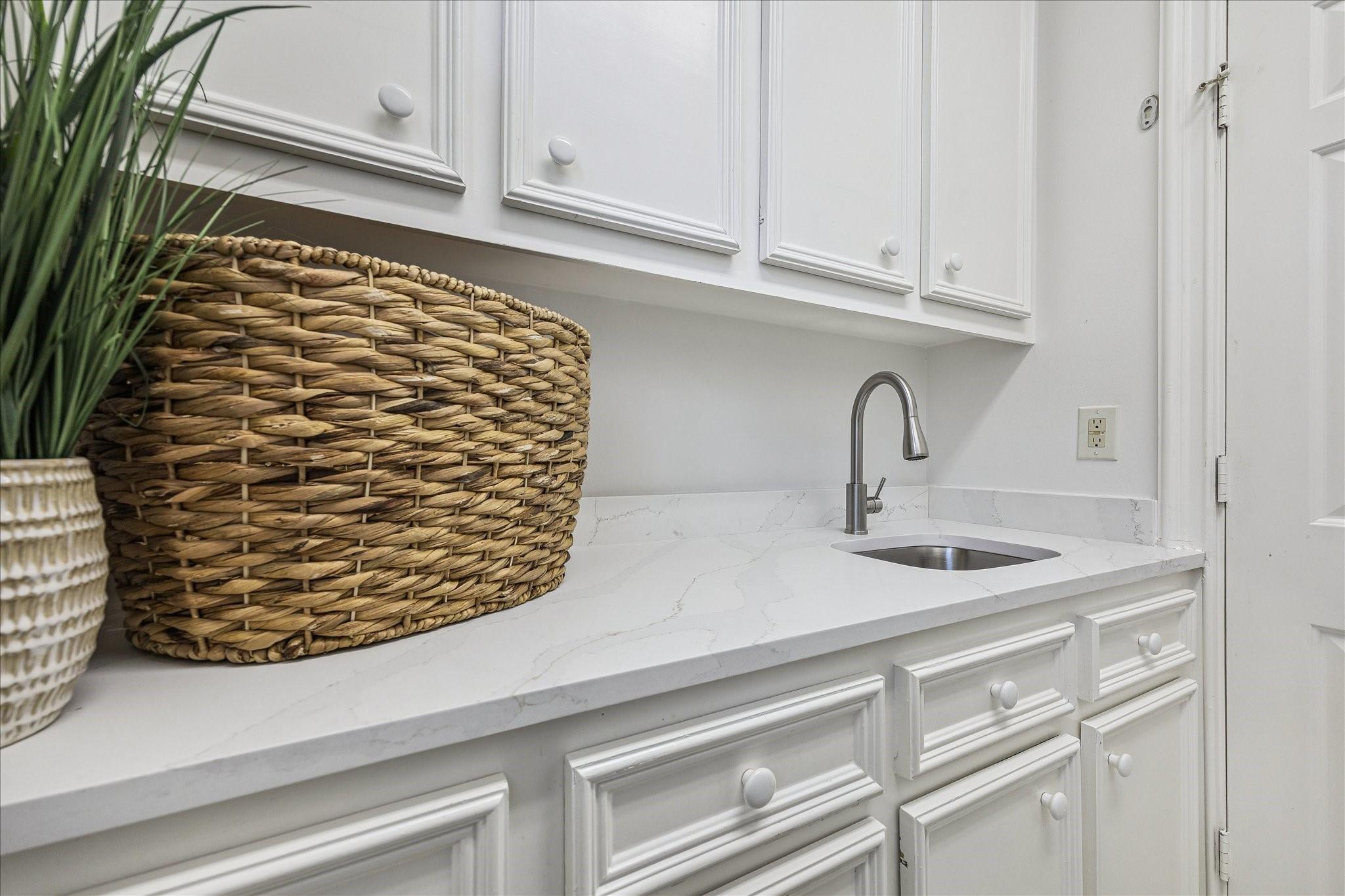 4025 Villanova Street