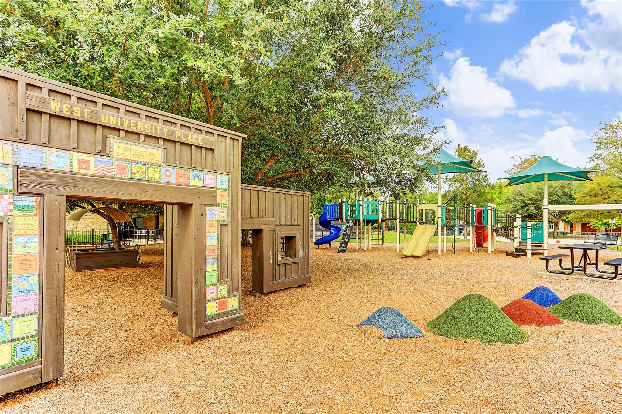 4025 Villanova Street