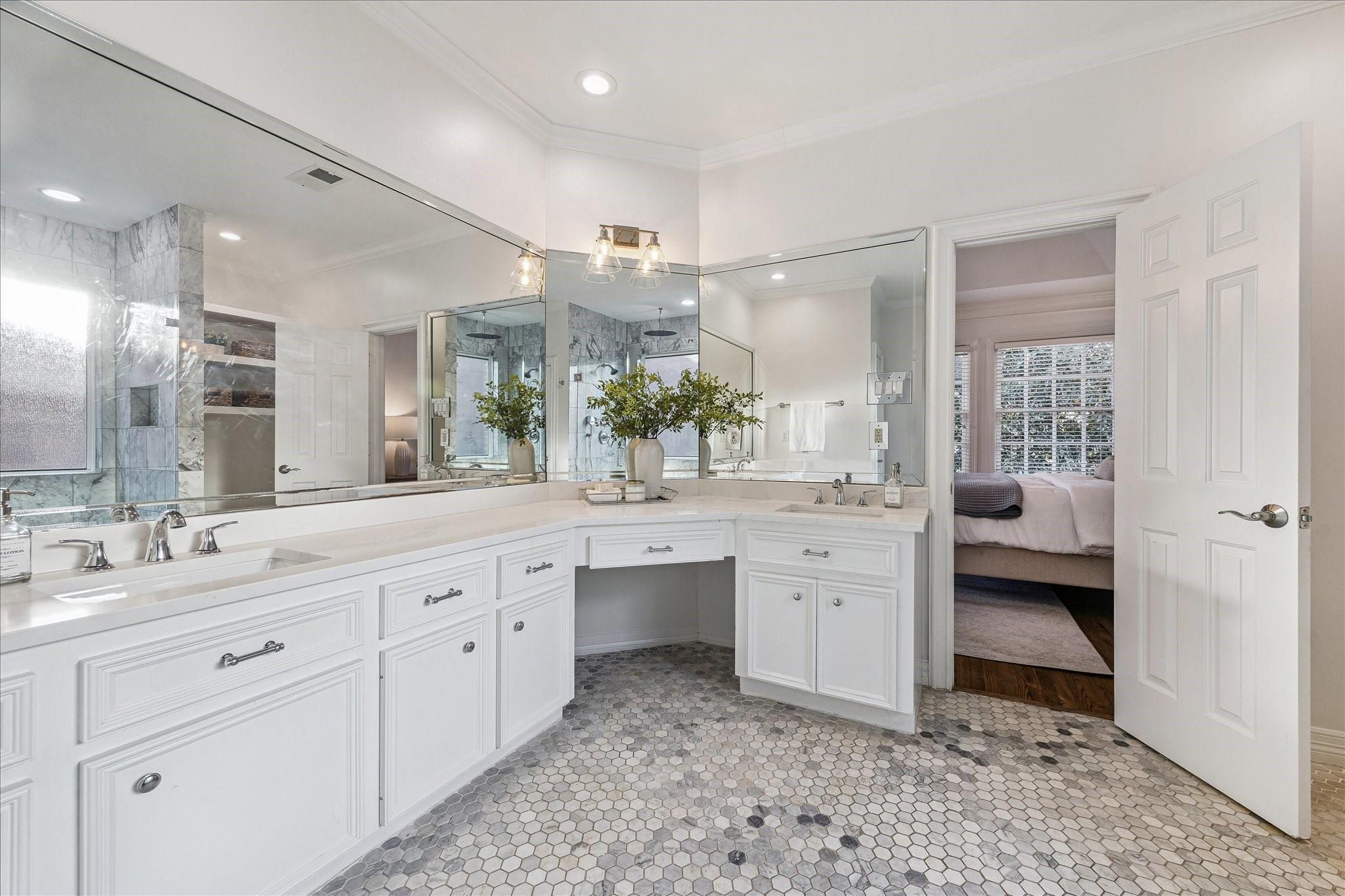 4025 Villanova Street