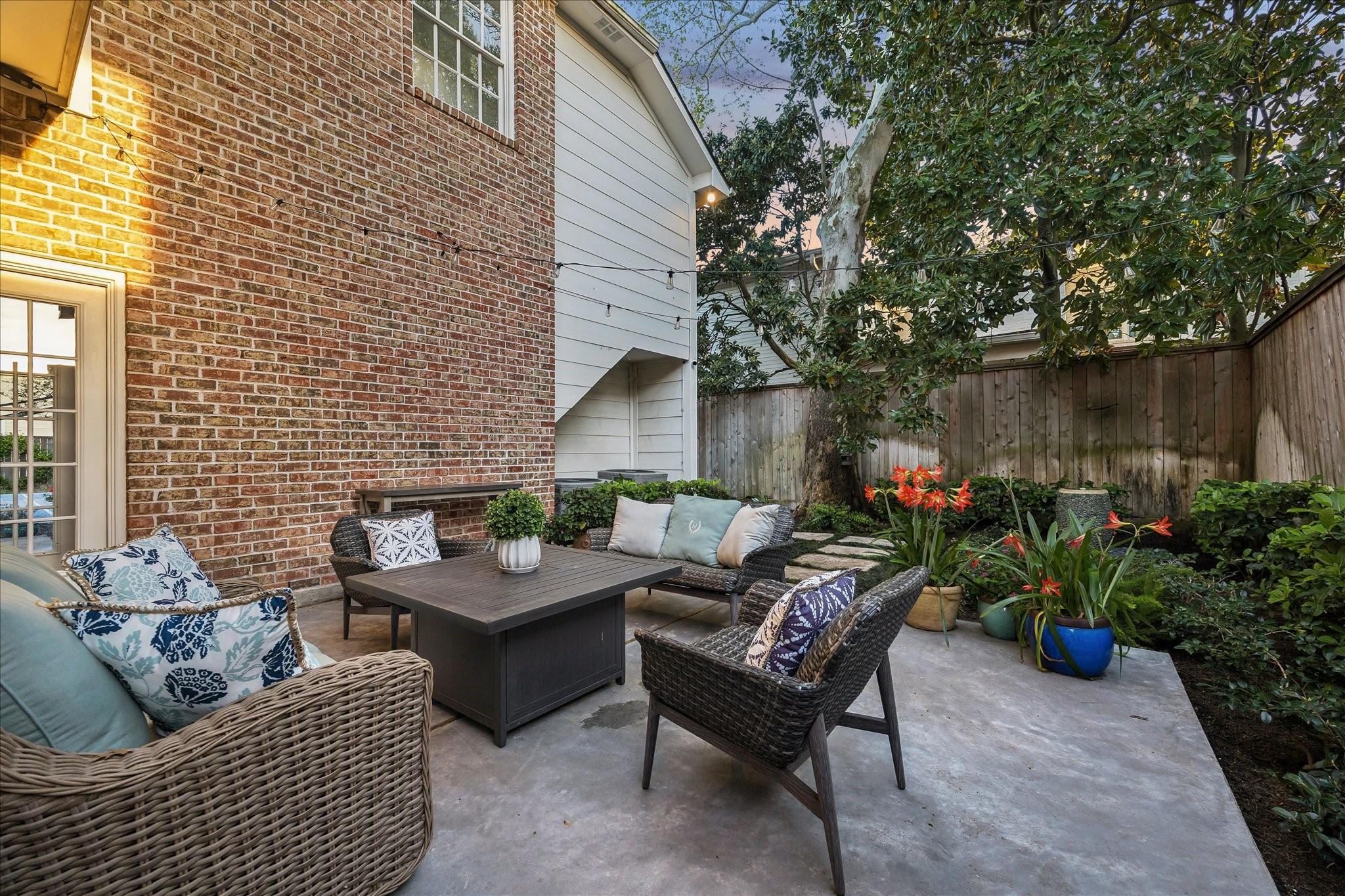 4025 Villanova Street