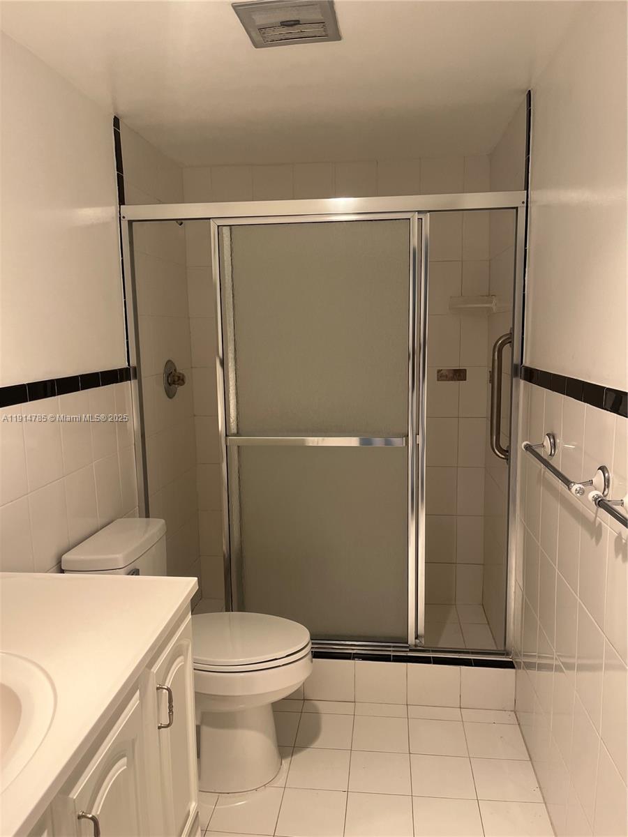 5208 NE 24th Ter # F109