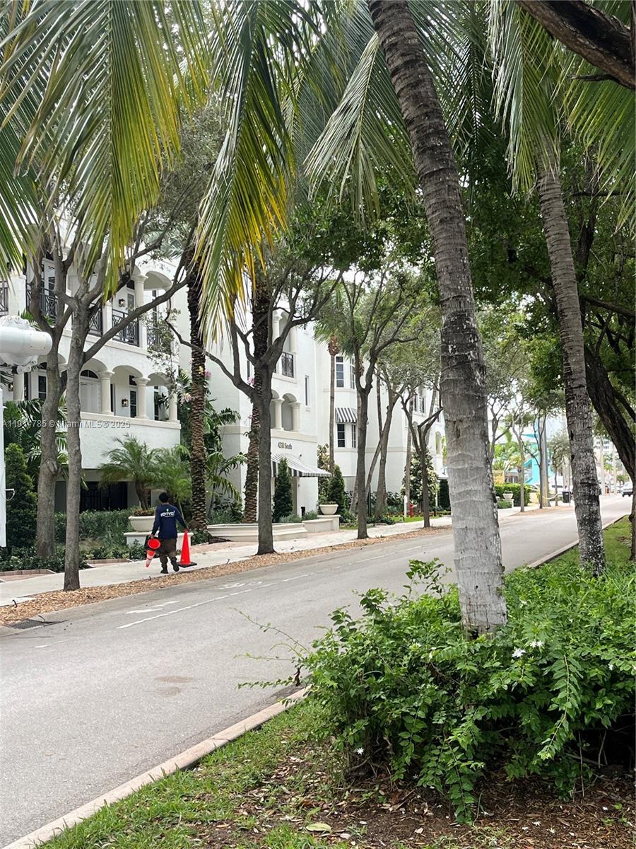 5208 NE 24th Ter # F109